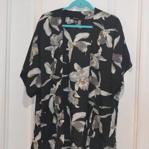 Pre-owned Cejon lightweight vest black with floral print Size L